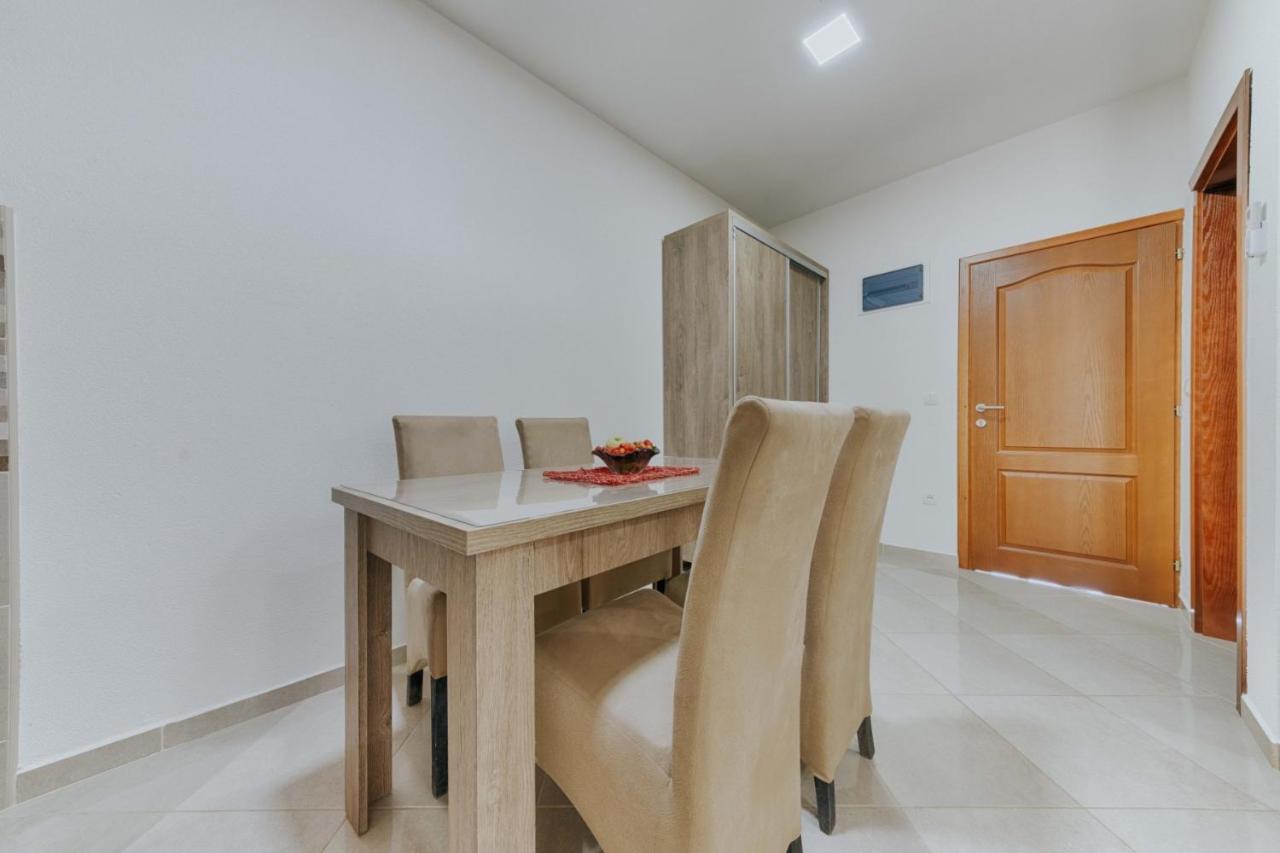 Sea Garden Apartments Dobra Voda Kültér fotó