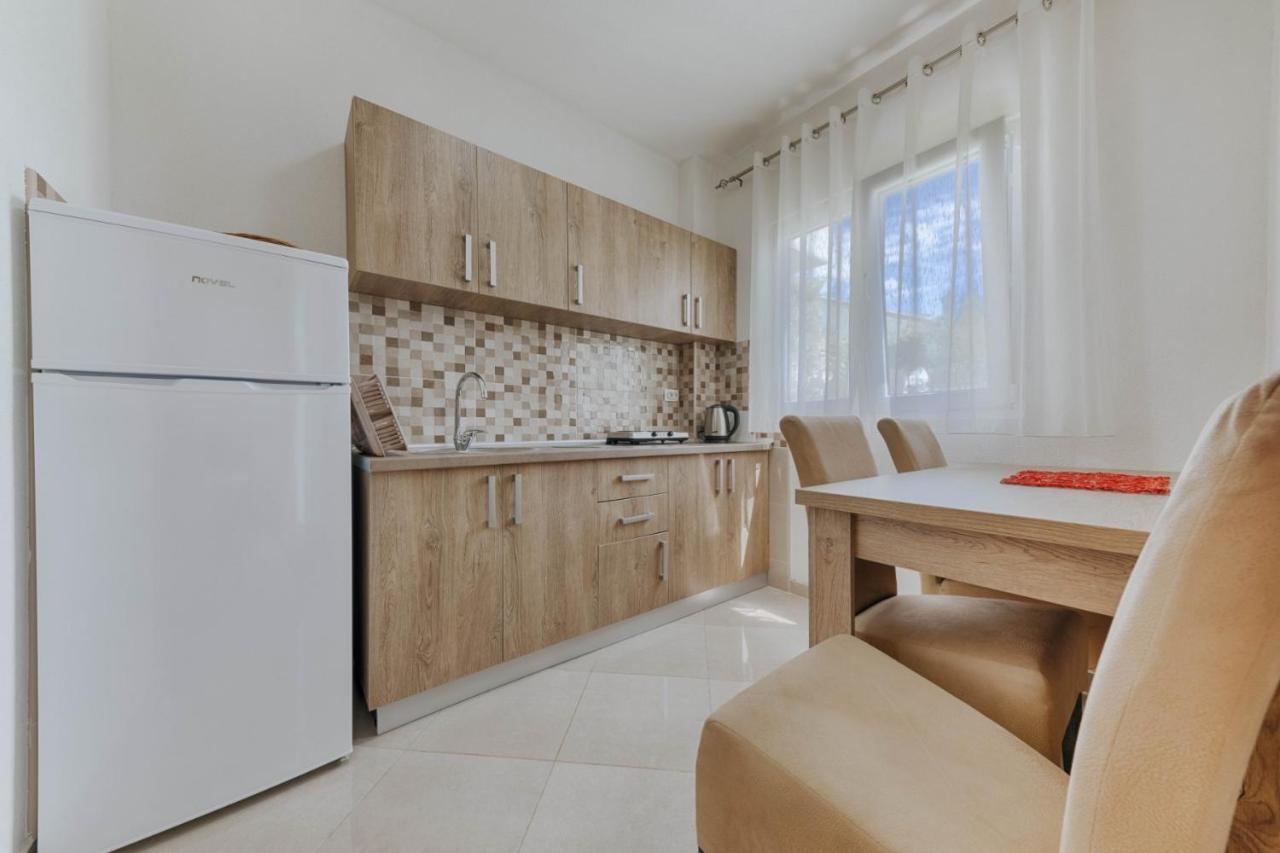 Sea Garden Apartments Dobra Voda Kültér fotó
